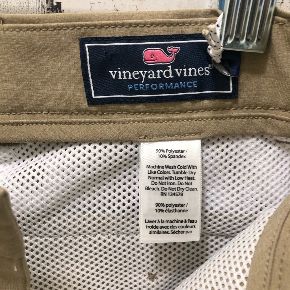 Vineyard Vines 10” Preformance Breaker Khaki NWT - Picture 8 of 13